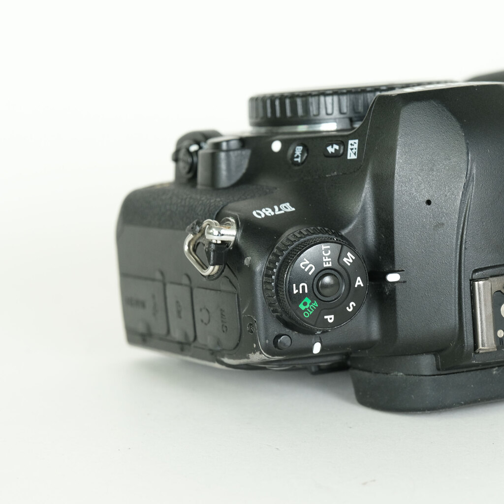 Nikon D780