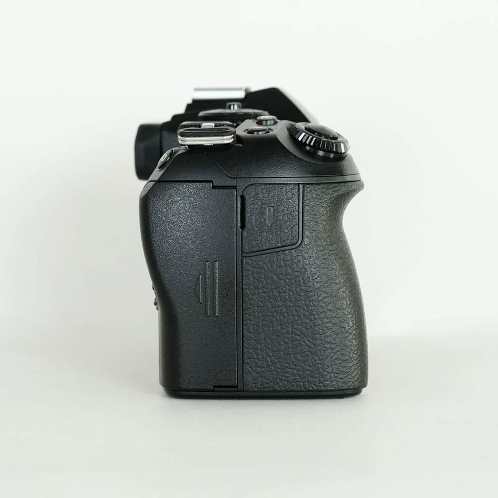 OLYMPUS OM-D E-M1 Mark III