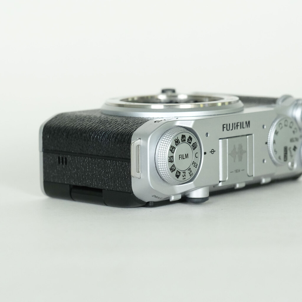 FUJIFILM X-M5 FUJIFILM X-M5