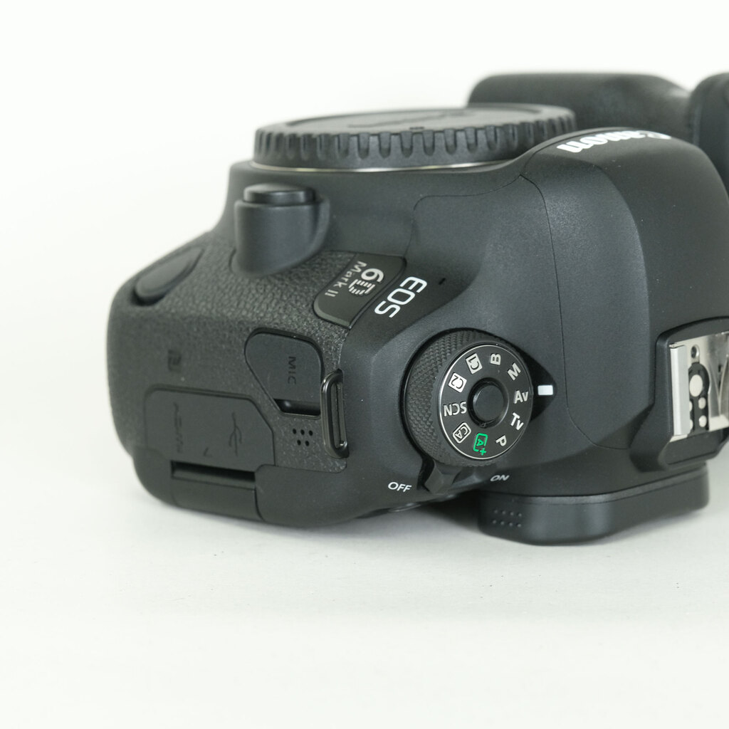 Canon EOS 6D Mark II Canon EOS 6D Mark II