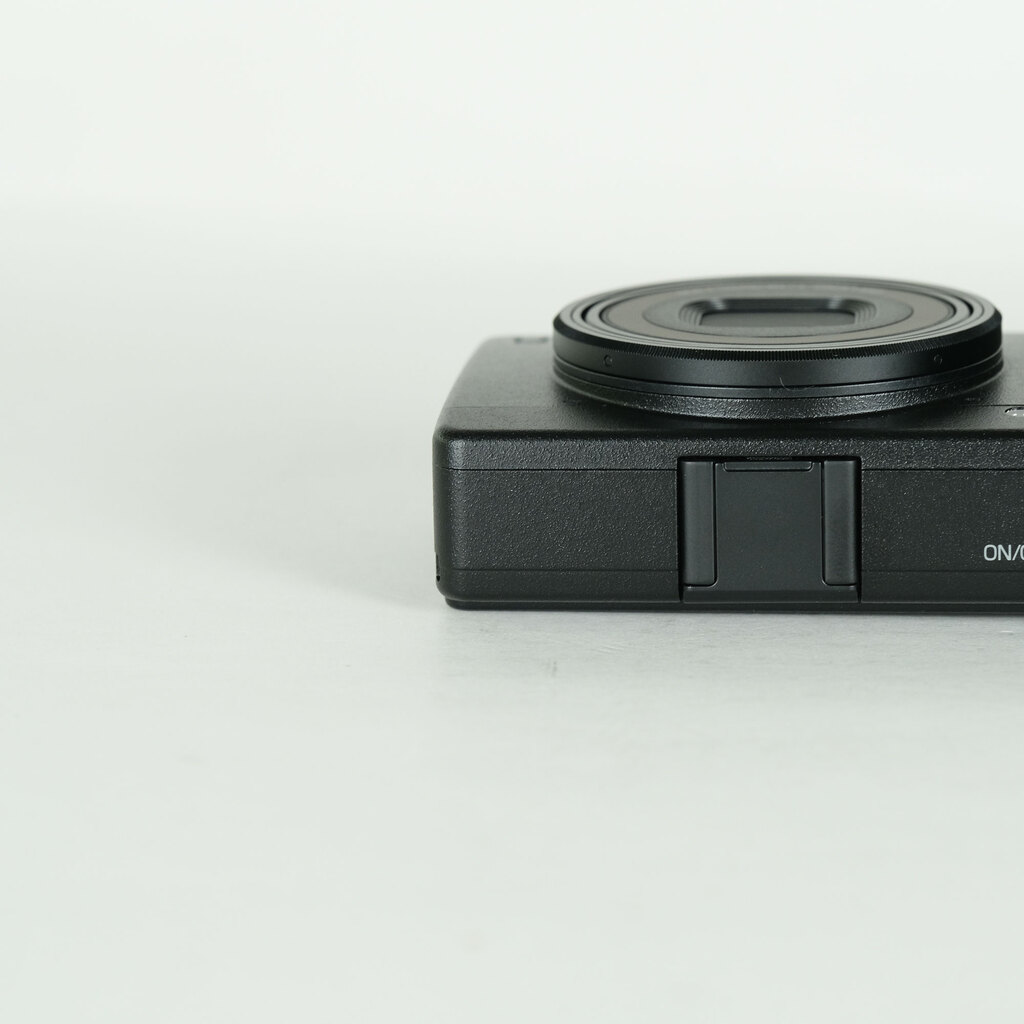 RICOH GR IV