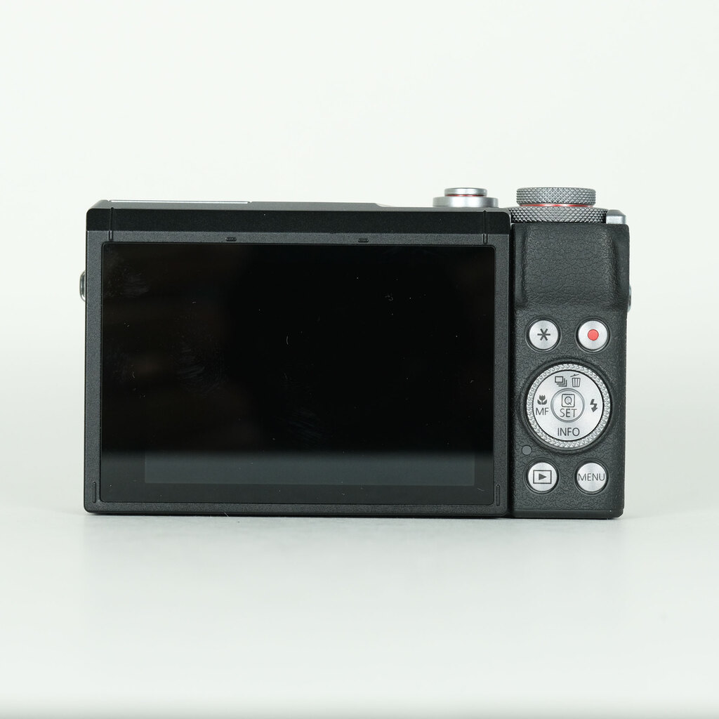 Canon PowerShot G7X Mark III シルバーの出品 | ONE SCENE（ワンシーン）