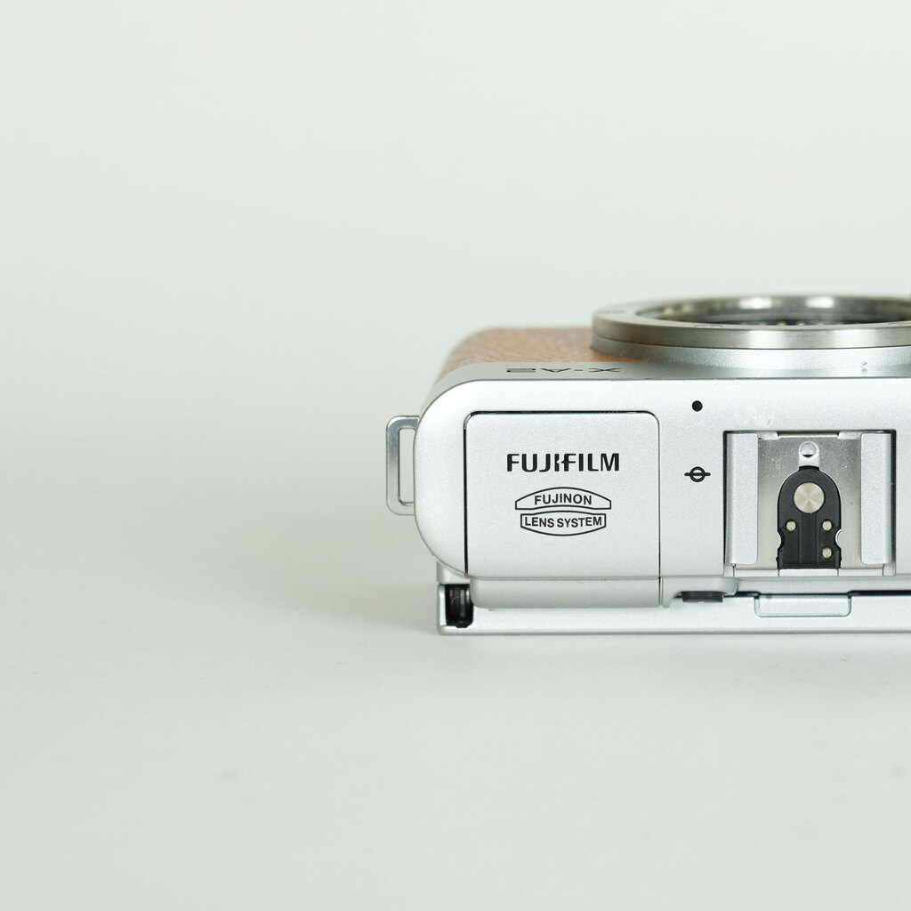 FUJIFILM X-A2 ボディ ブラウン