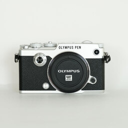 OLYMPUS PEN-F