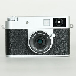FUJIFILM X half X-HF1