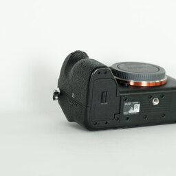 SONY α7RIV ボディ ILCE-7RM4A   【後期モデル 液晶下部にSONYロゴなし】