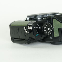 Nikon Z f プレミアムエクステリア張替済み