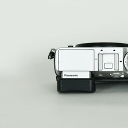 Panasonic LUMIX DMC-GX8 ボディ シルバー