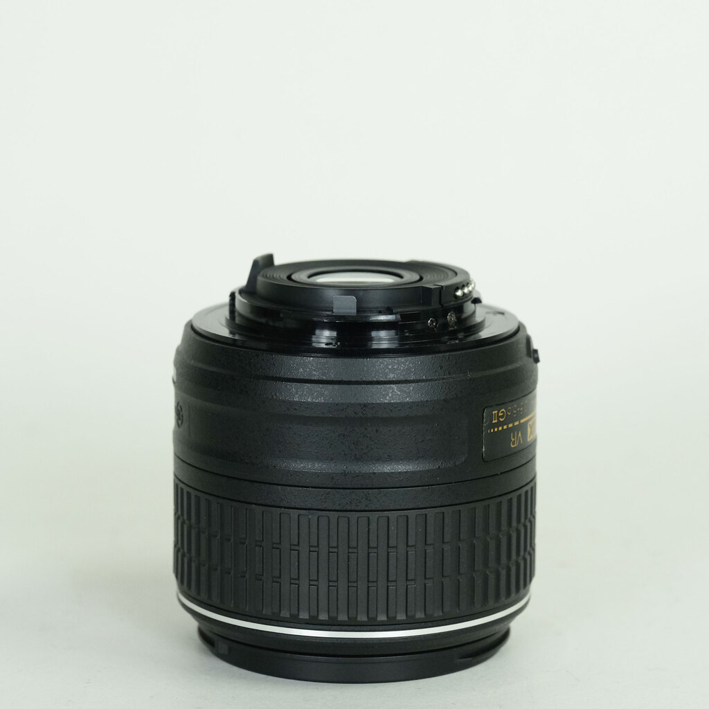 Nikon AF-S DX NIKKOR 18-55mm f3.5-5.6G VR II Nikon AF-S DX NIKKOR 18-55mm f3.5-5.6G VR II