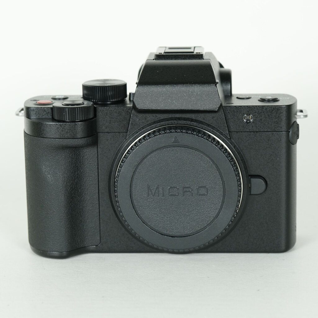 Panasonic LUMIX DC-G100D ボディの出品 | ONE SCENE（ワンシーン）