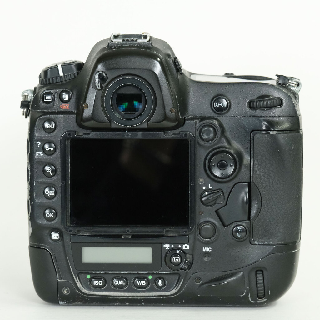 Nikon D4
