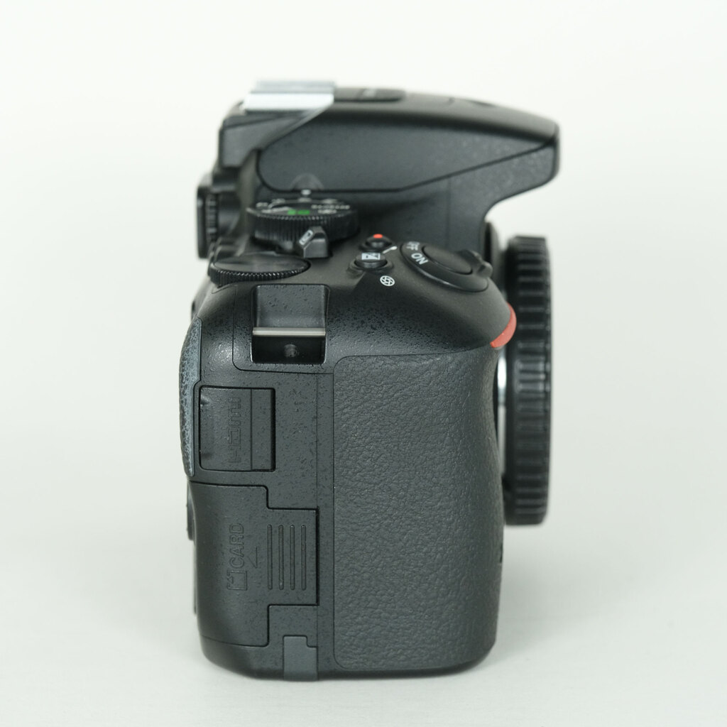 ®*︎様 【ジャンク】Nikon D5500ボディシャッター故障 付属品充実 修 Nikon D5500の出品 | ONE SCENE（ワンシーン）