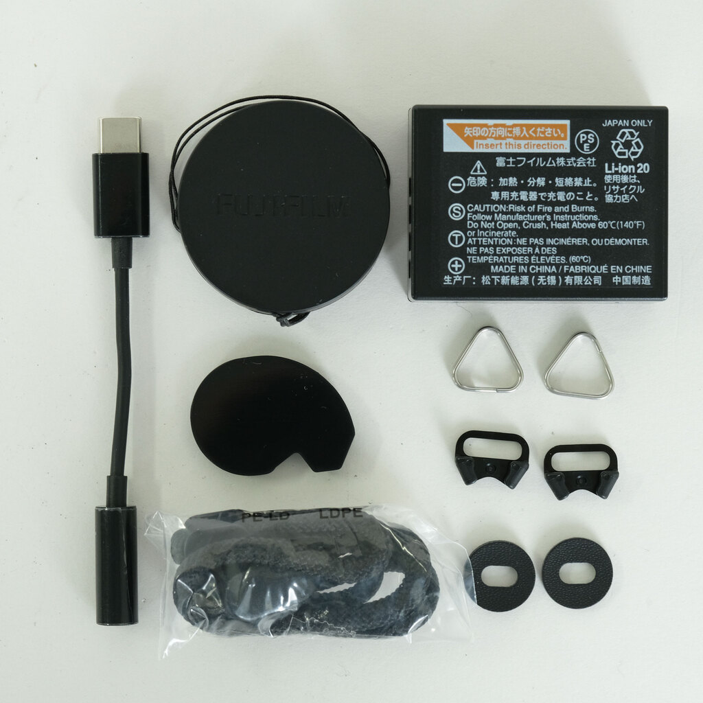 FUJIFILM X half X-HF1