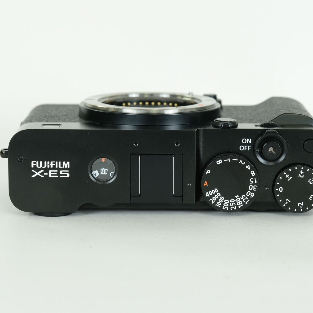 FUJIFILM X-E5