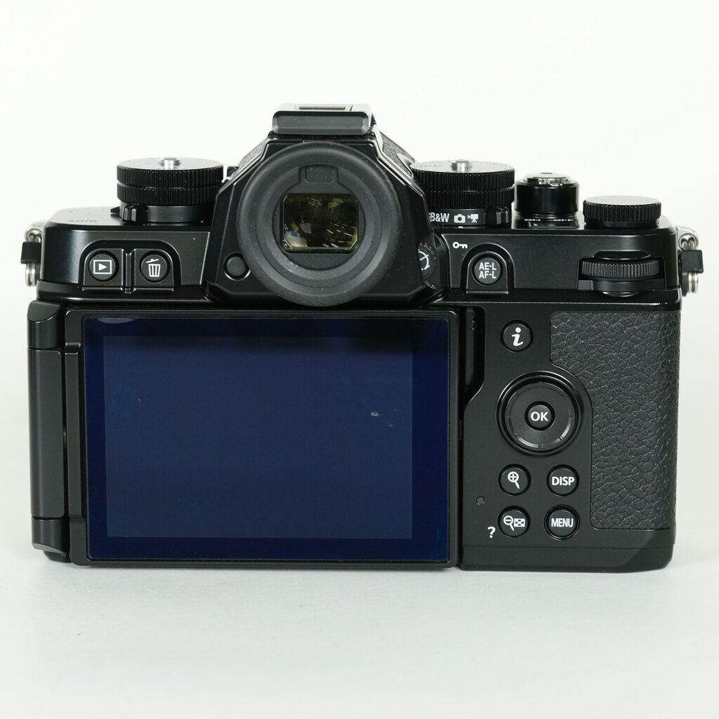 Nikon Z f [�{�f�B]