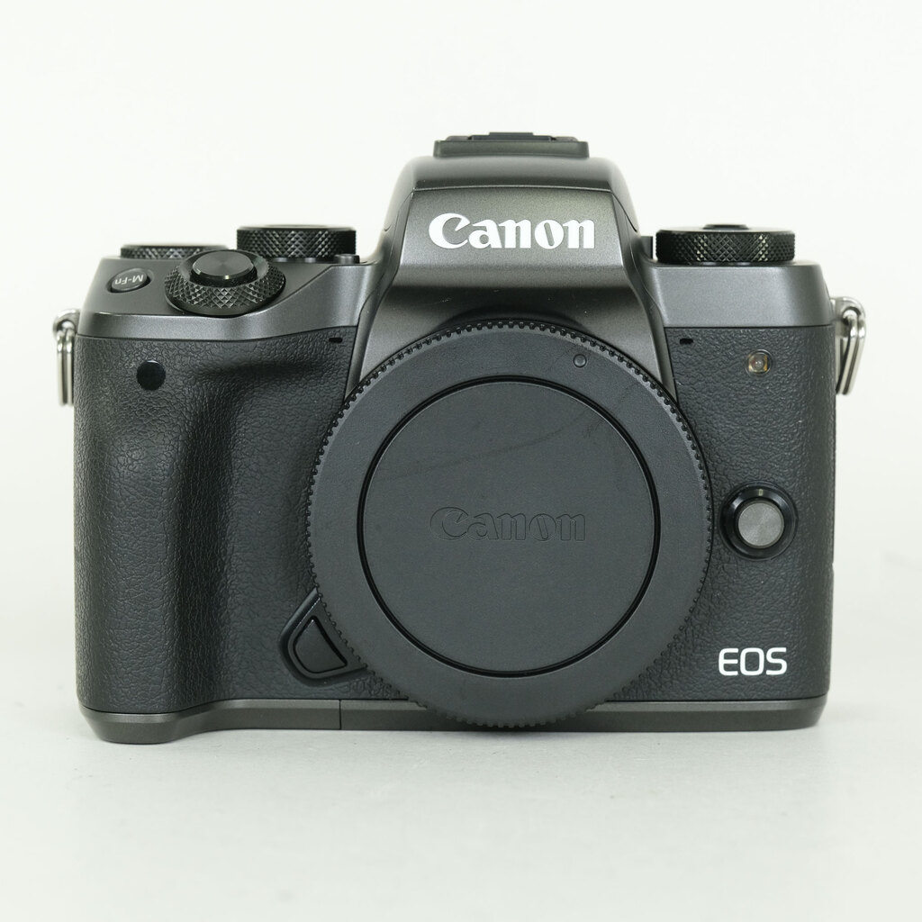 Canon EOS M5 Canon EOS M5