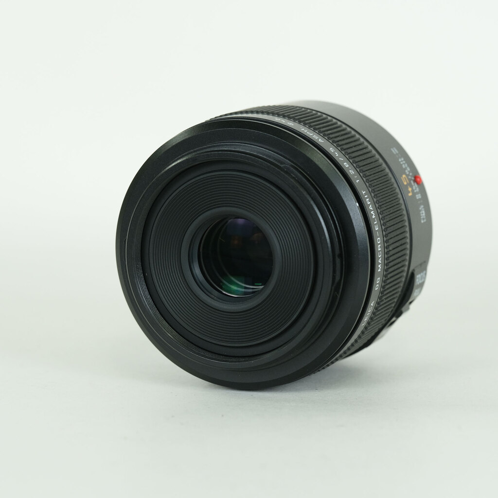 Panasonic LEICA DG MACRO-ELMARIT 45mm F2.8 ASPH. MEGA O.I.S.