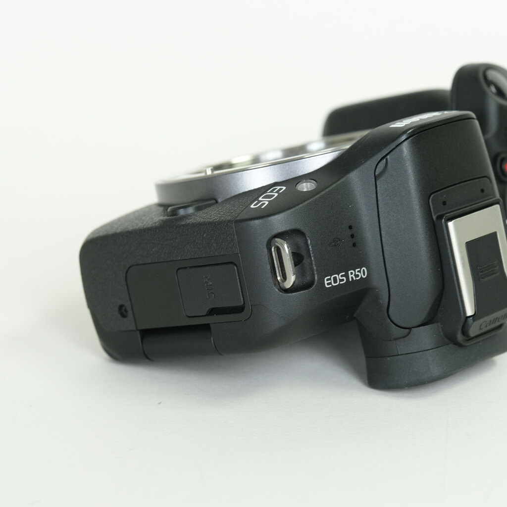 Canon EOS R50