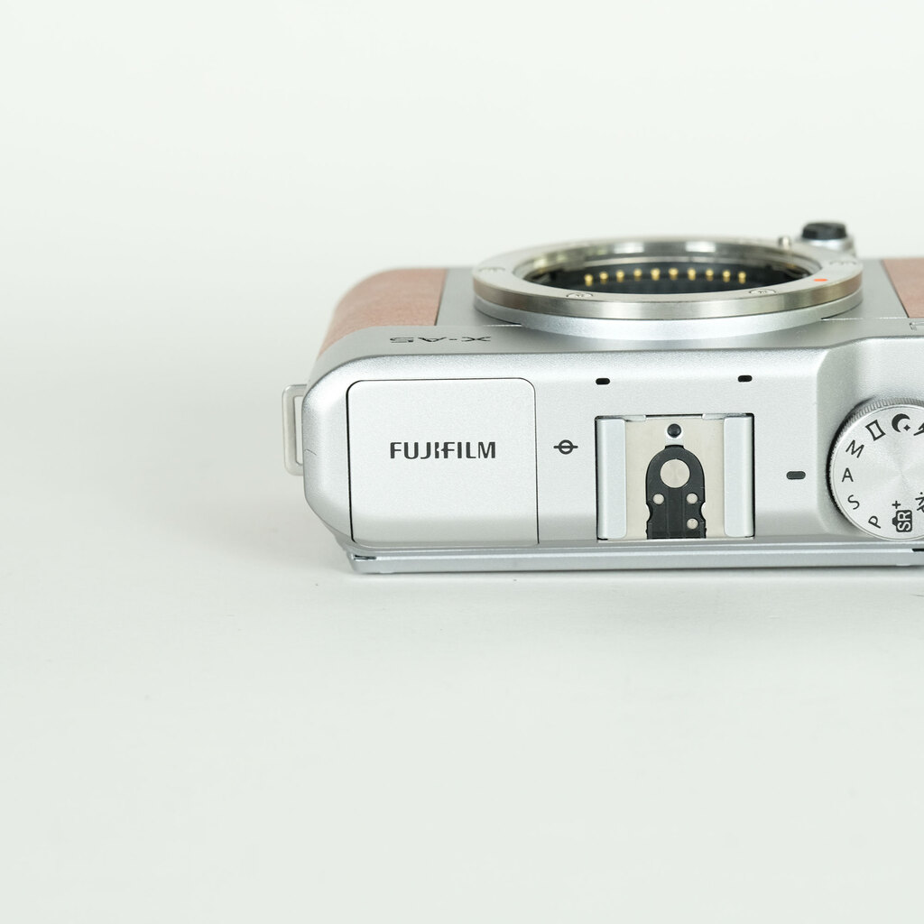 FUJIFILM X-A5 ボディ ブラウン
