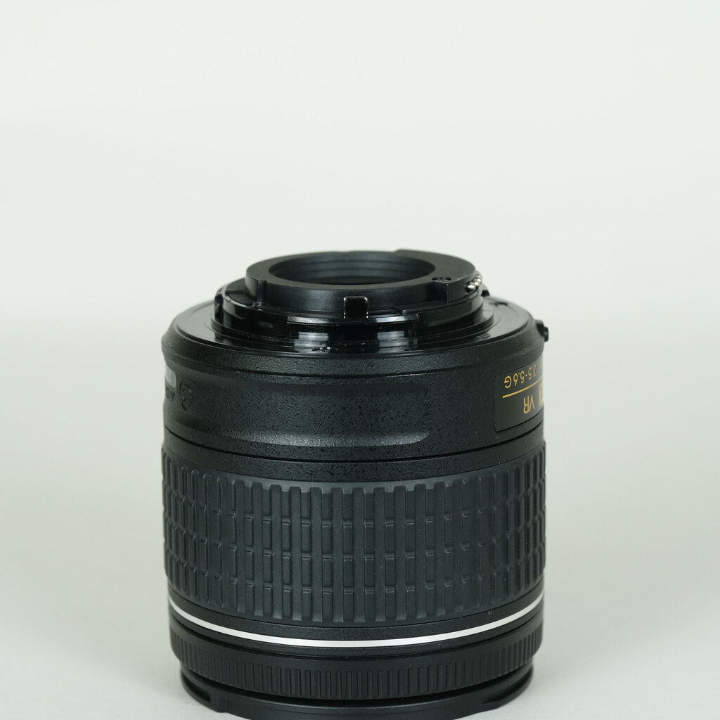 Nikon AF-P DX NIKKOR 18-55mm F3.5-5.6G VR Nikon AF-P DX NIKKOR 18-55mm F3.5-5.6G VR