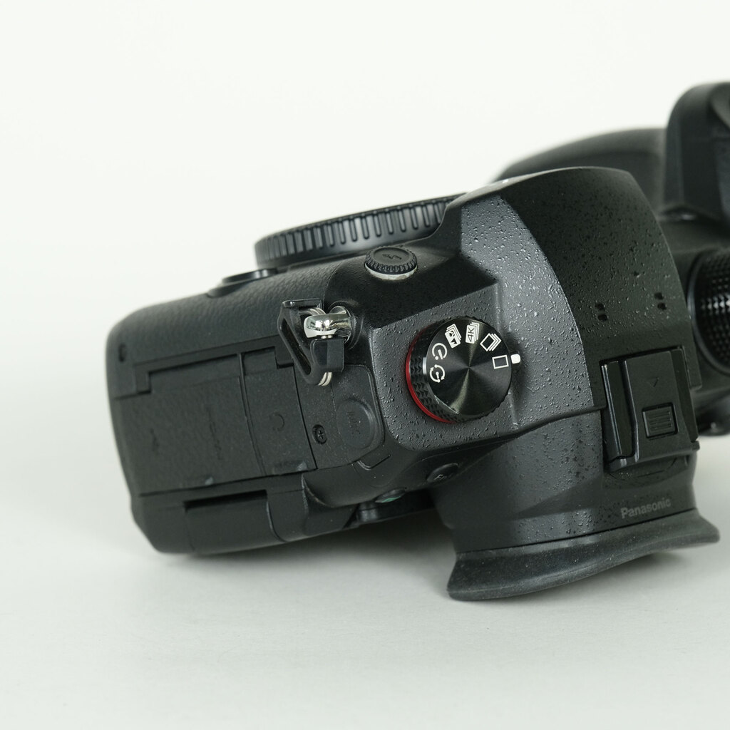 Panasonic LUMIX DC-GH5S Panasonic LUMIX DC-GH5S