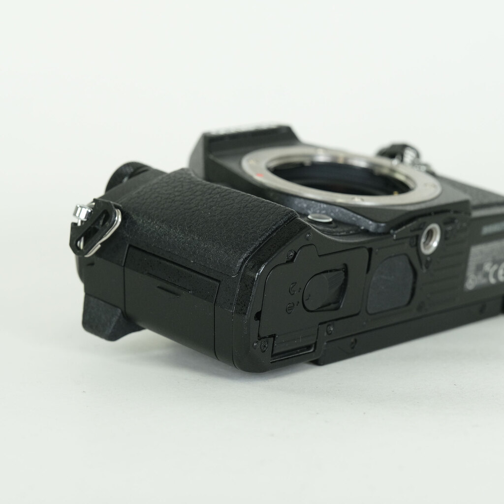 OLYMPUS OM-D E-M5 Mark II