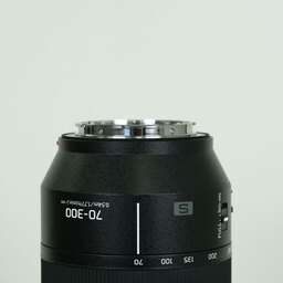 Panasonic LUMIX S 70-300mm F4.5-5.6 MACRO O.I.S.