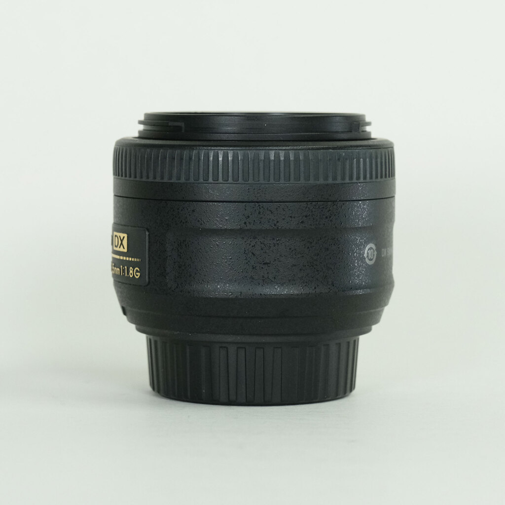 Nikon AF-S DX NIKKOR 35mm f/1.8G Nikon AF-S DX NIKKOR 35mm f/1.8G