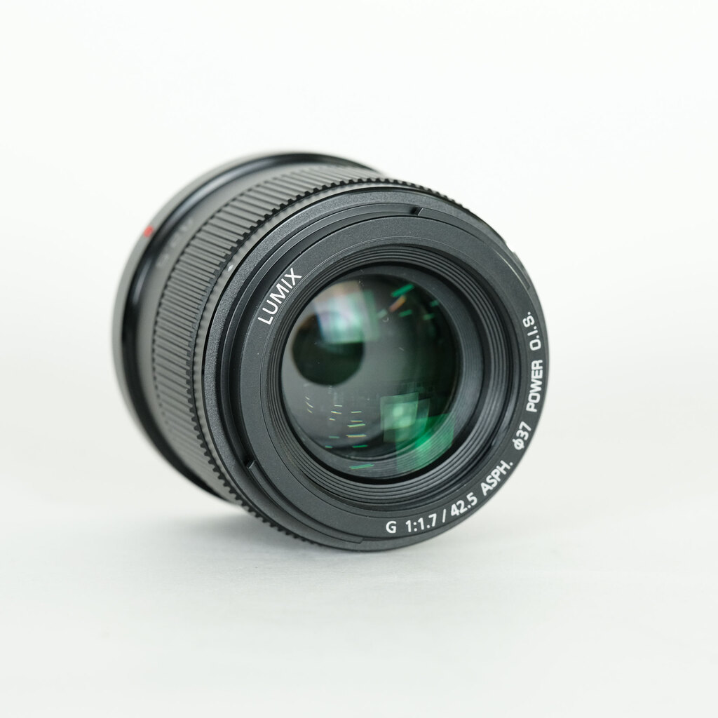 Panasonic LUMIX G 42.5mm / F1.7 ASPH. / POWER O.I.S.