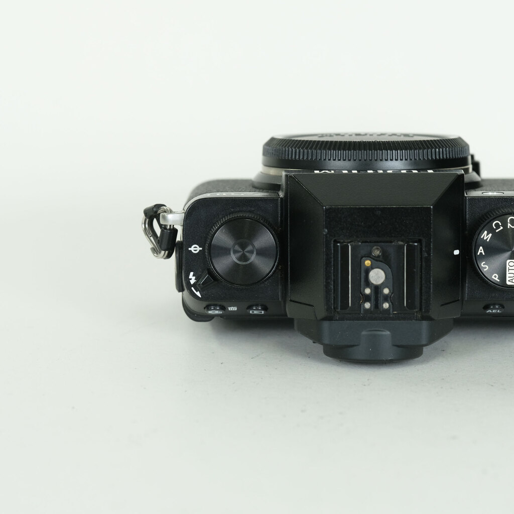 FUJIFILM X-S10
