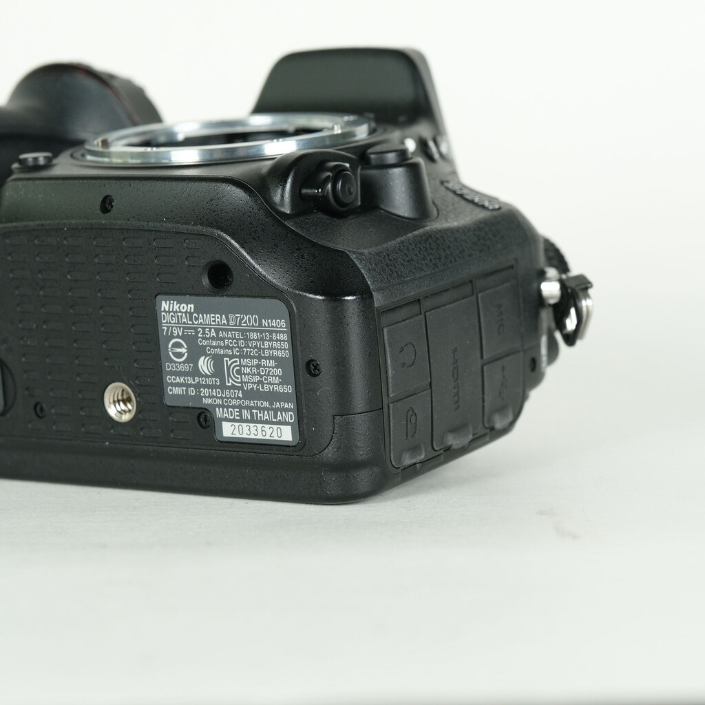 Nikon D7200の出品 | ONE SCENE（ワンシーン）