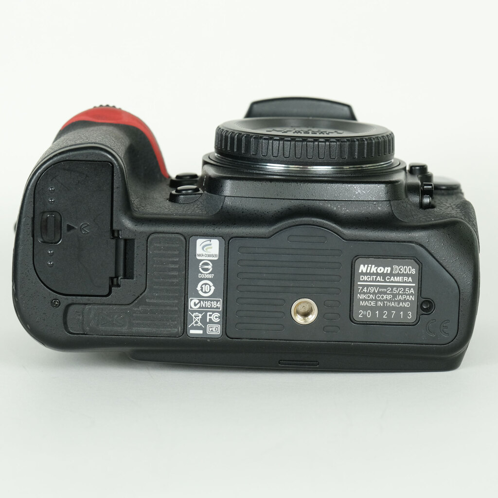 ■美品■ Nikon D300S ボディ 《 S数8573回 動作光学良好 Nikon D300S ボディの出品 | ONE SCENE（ワンシーン）