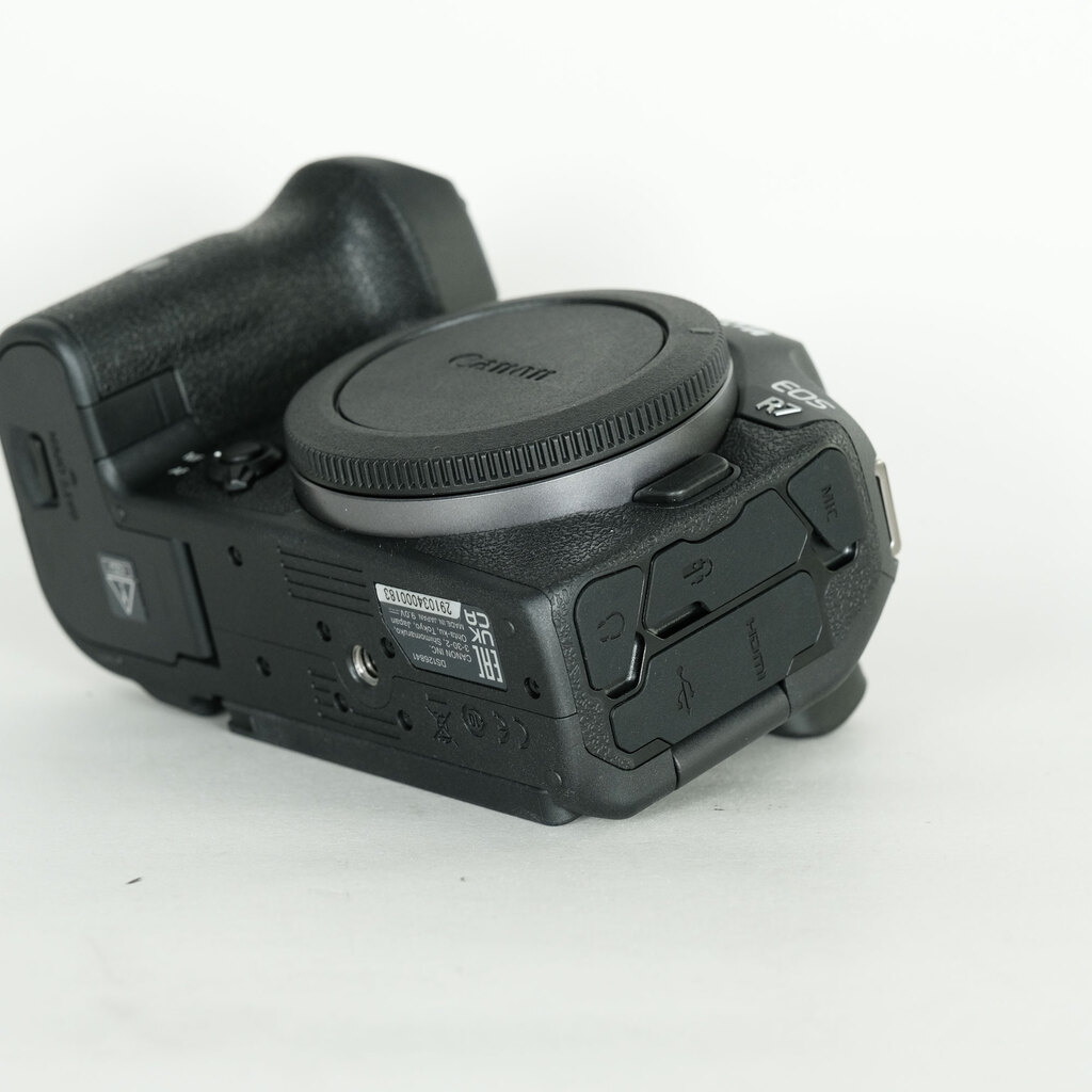 Canon EOS R7