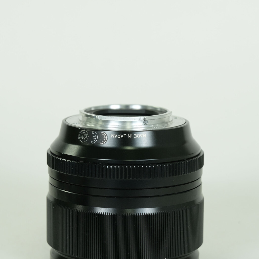 FUJIFILM XF56mmF1.2 R