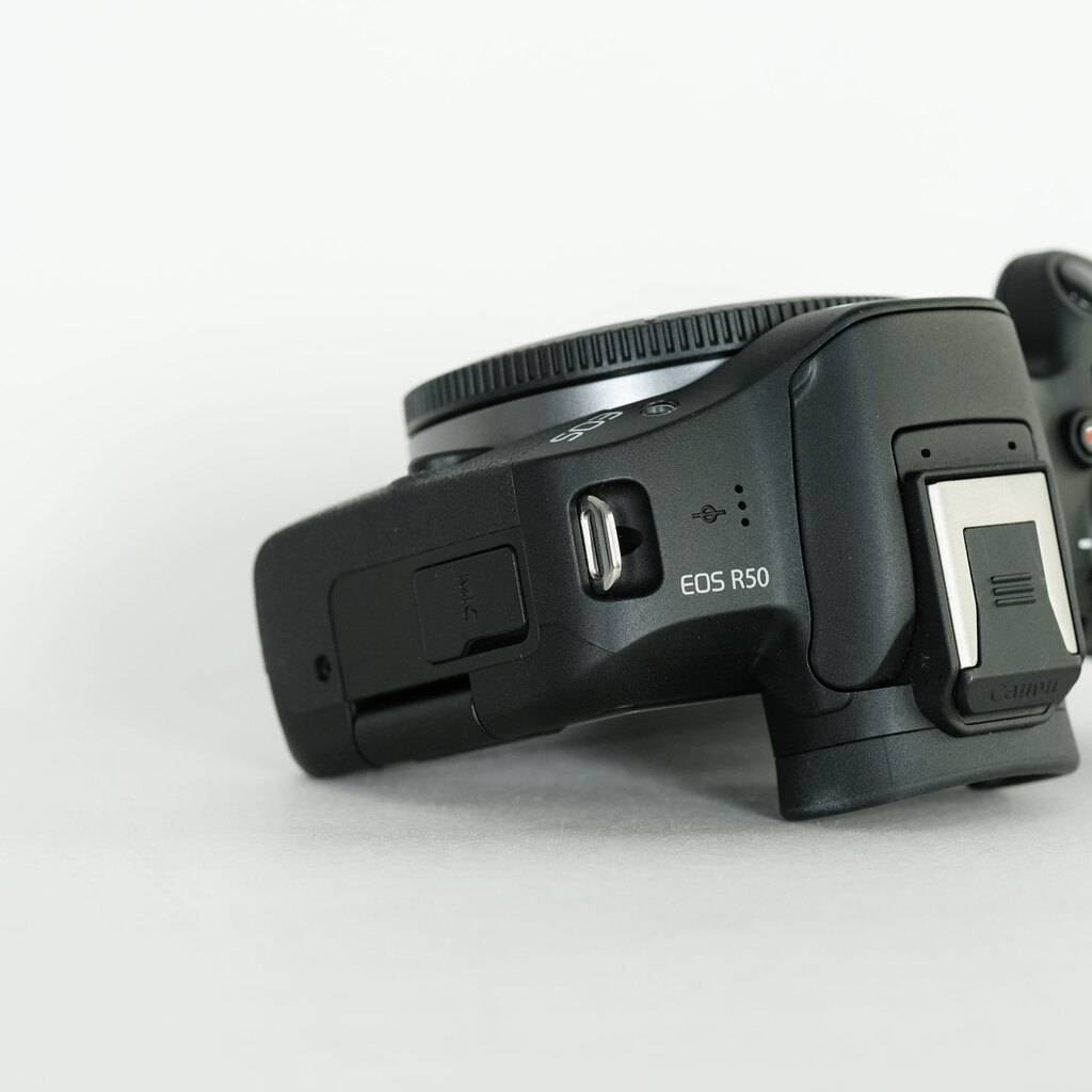 Canon EOS R50