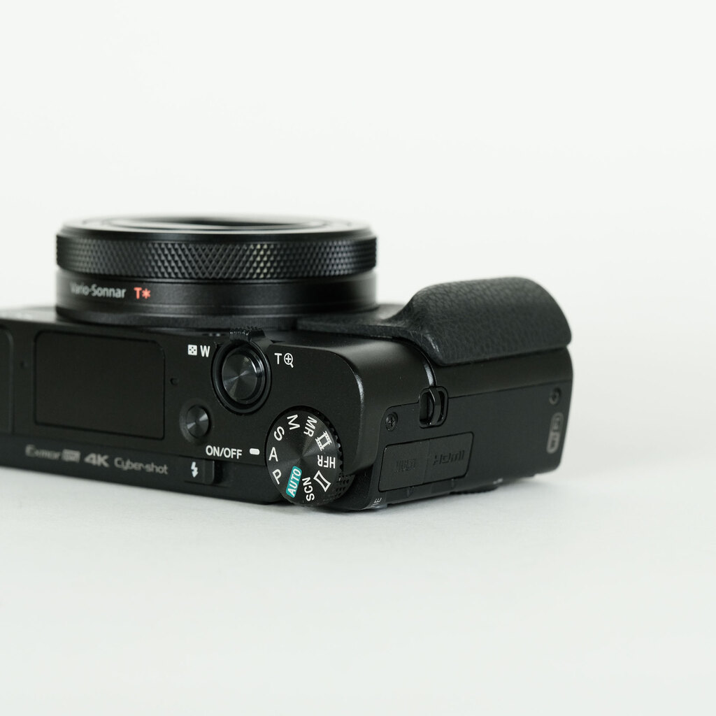 SONY Cyber-shot DSC-RX100M6