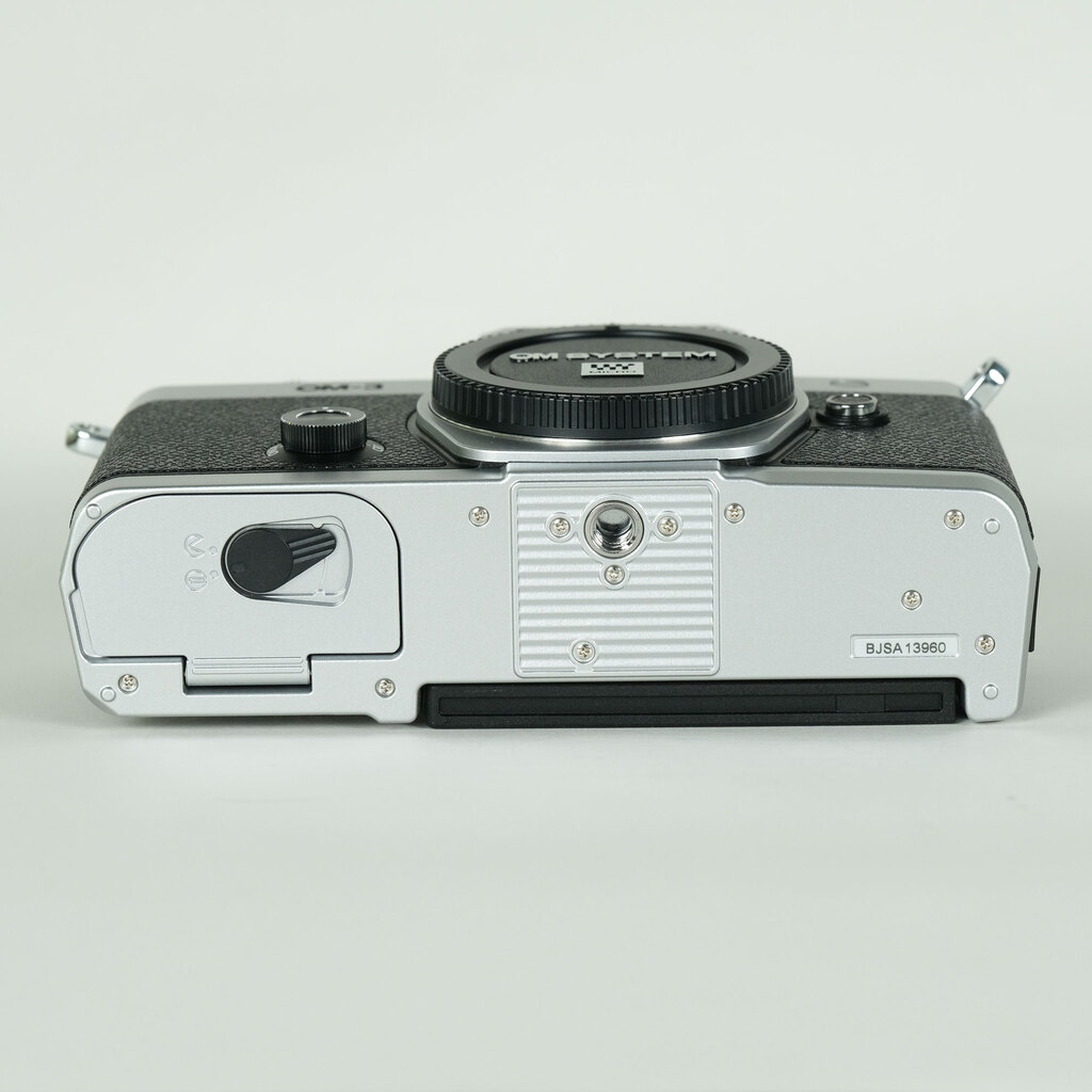 OM SYSTEM OM-3