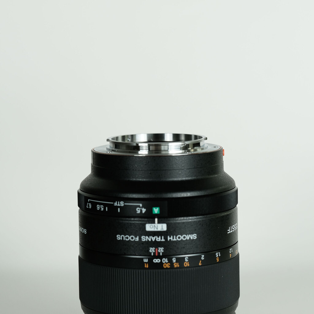 SONY 135mm F2.8 [T4.5] STF SAL135F28の出品 | ONE SCENE（ワンシーン）