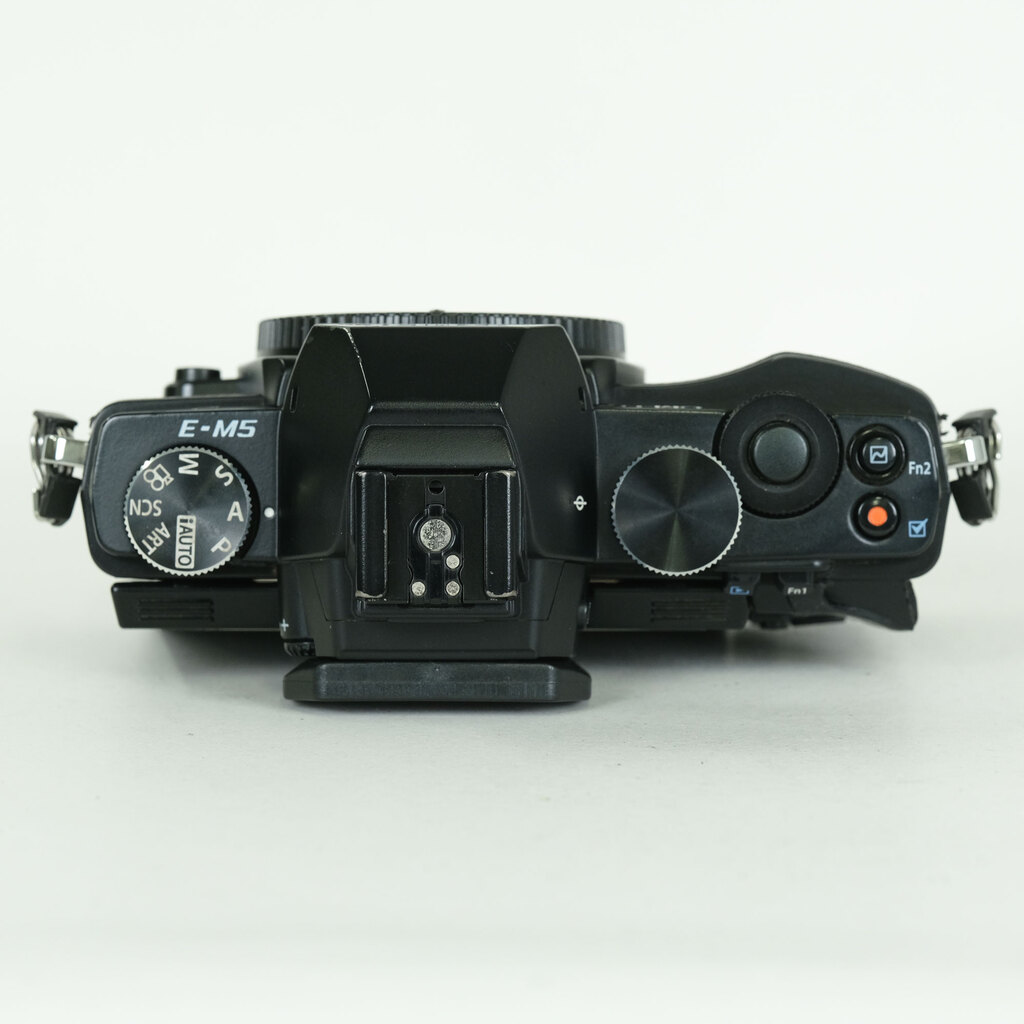 OLYMPUS OM-D E-M5 ボディ ブラック