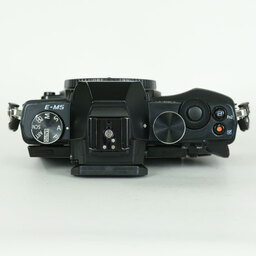 OLYMPUS OM-D E-M5 ボディ ブラック