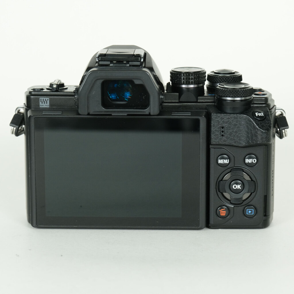 OLYMPUS OM-D E-M10 Mark II