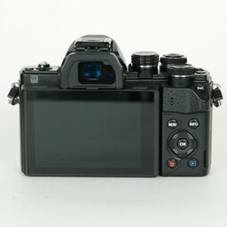 OLYMPUS OM-D E-M10 Mark II