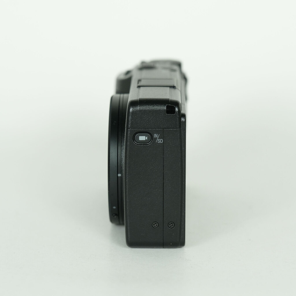 RICOH GR IV