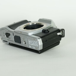 OLYMPUS OM-D E-M5 ボディ シルバー