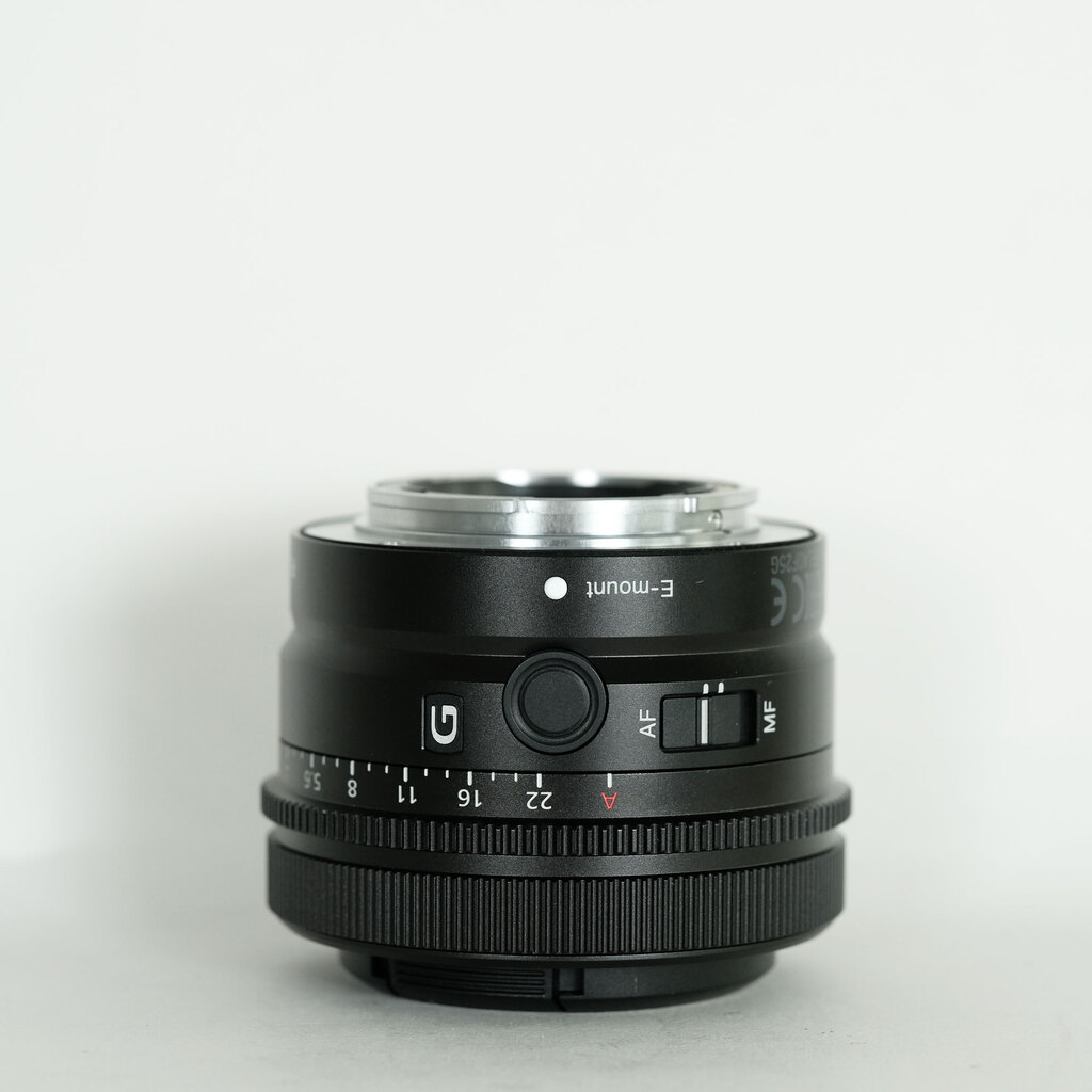 SONY FE 40mm F2.5 G SEL40F25G SONY FE 40mm F2.5 G SEL40F25G