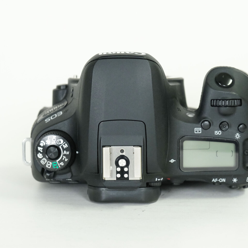 Canon EOS 9000D