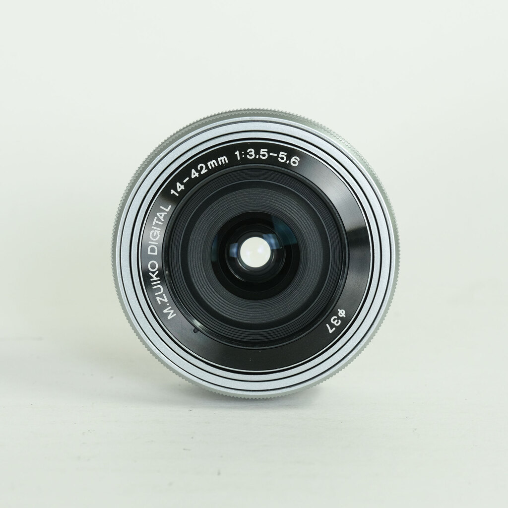OLYMPUS M.ZUIKO DIGITAL ED 14-42mm F3.5-5.6 EZ シルバー