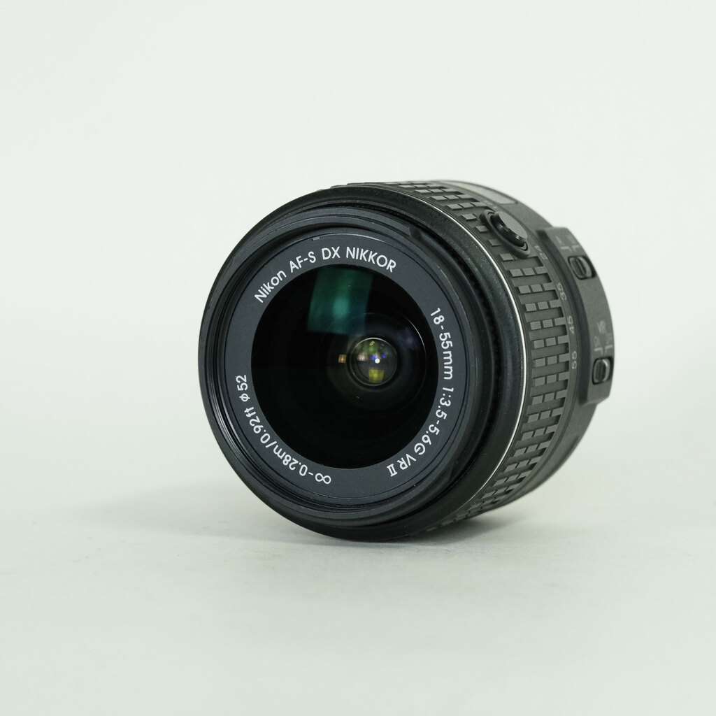 Nikon AF-S DX NIKKOR 18-55mm f3.5-5.6G VR II
