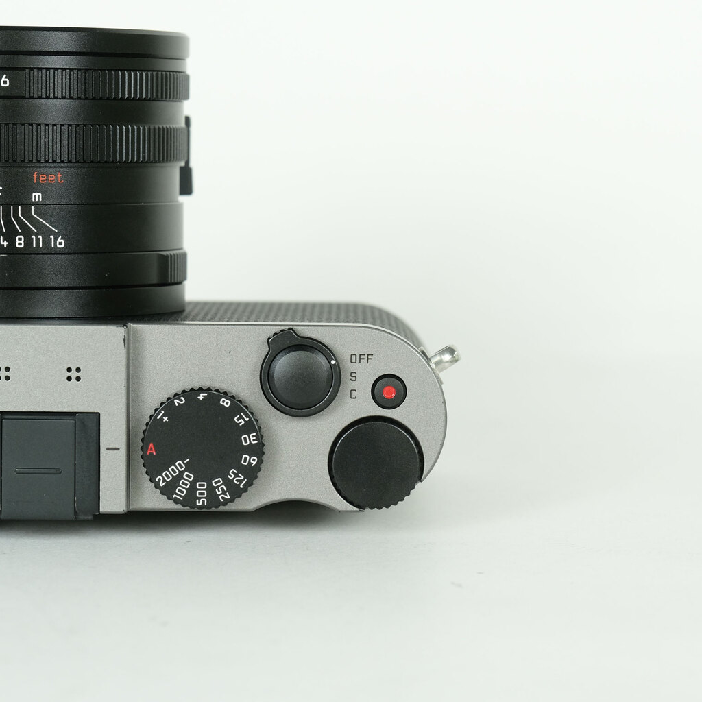 LEICA Q(Typ116) チタングレー の出品 | ONE SCENE（ワンシーン）
