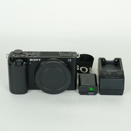 SONY VLOGCAM ZV-E10